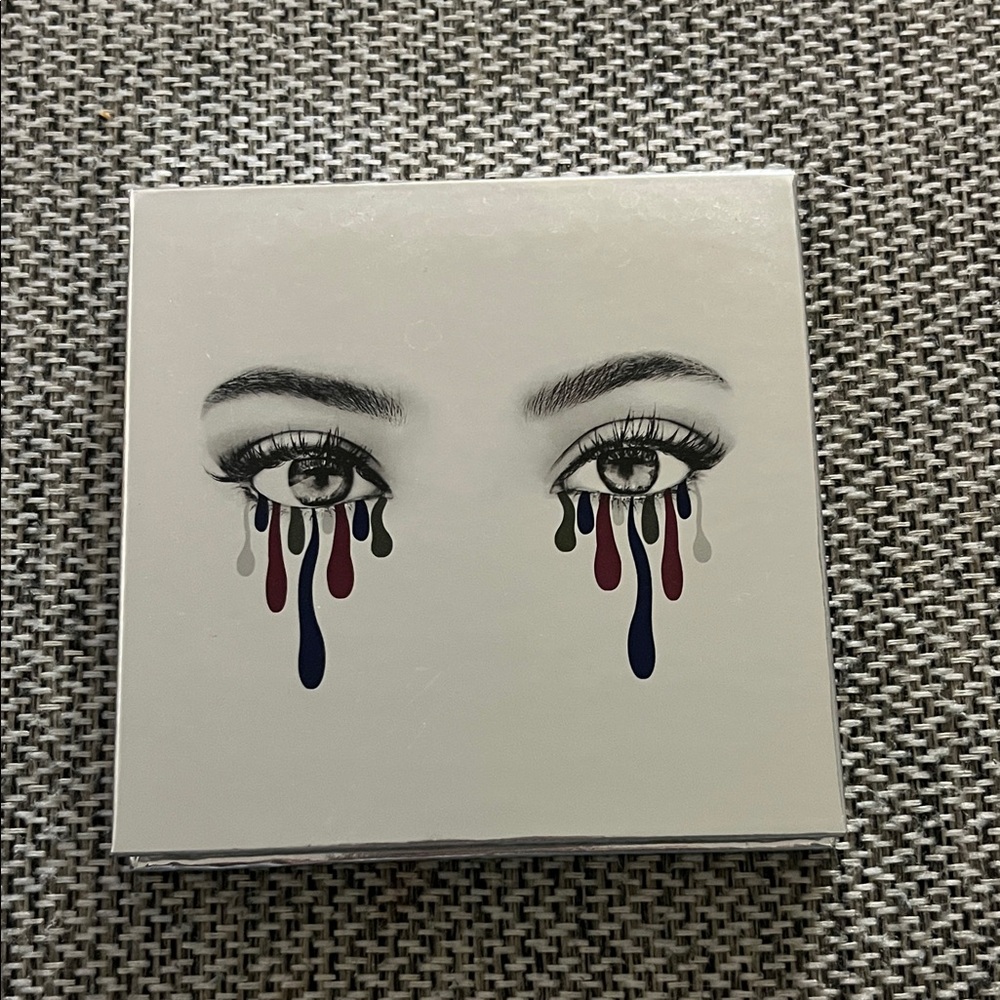 Kylie Cosmetics The Holiday 2016 Eyeshadow Palette